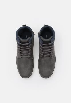 Pier One Baskets Montantes Prix Abordable Baskets & Sneakers Rond Homme 11 Pier One Baskets Montantes Prix Abordable Baskets & Sneakers Rond Homme -Fashion Soldes 05462777e3ea4fe9842f1290c4f4e2b6