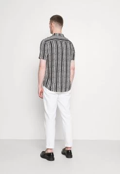 Pier One Chemise 50% Off De Vente Chemises Col Revers Homme -Fashion Soldes 06ea09d4382240ed8857e1c9674df009