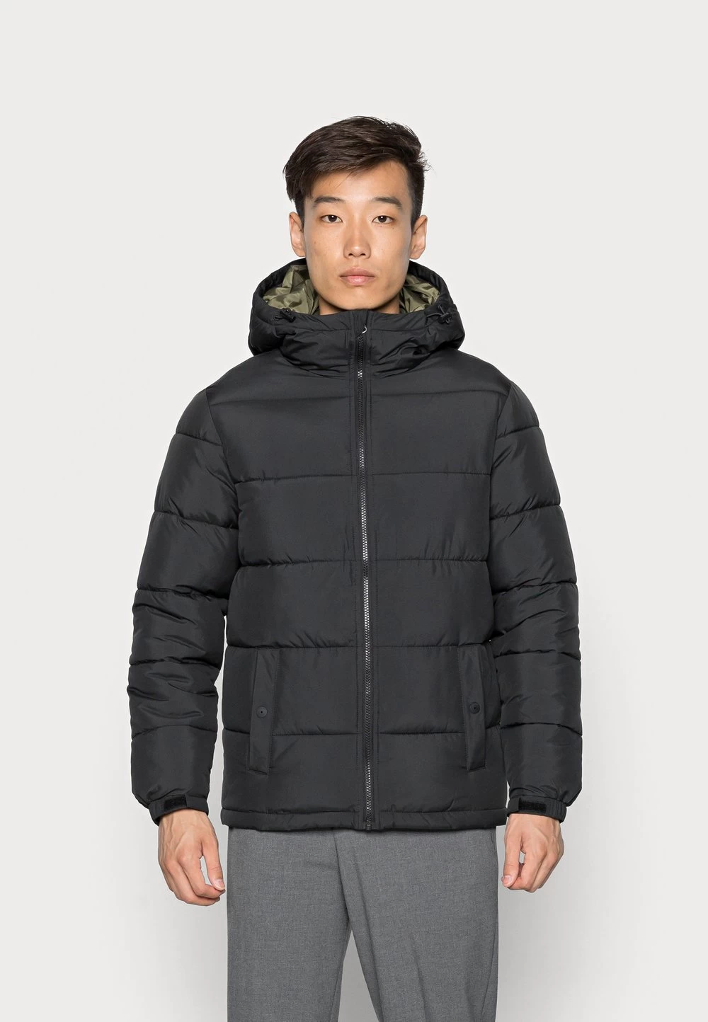 Pier One BASIC PUFFER JACKET WITH CONTRAST HOOD – Veste D’hiver Prix Accessible Vestes Capuche Homme 1 Pier One BASIC PUFFER JACKET WITH CONTRAST HOOD – Veste D’hiver Prix Accessible Vestes Capuche Homme