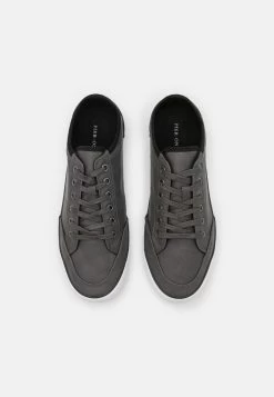 Pier One Prix Acceptable Baskets Basses Baskets & Sneakers Rond Homme -Fashion Soldes 121b9e5dccd84e7482b811a5f0f11ce0