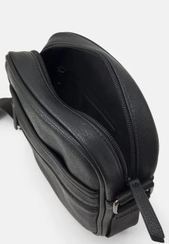 Pier One Prix D’Amis Sac Bandoulière Sacs Compartiment Pour Téléphone Portable Homme -Fashion Soldes 15d625c4844645738e31e4db9faa3e28