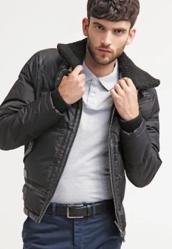 Pier One Prix Préférentiel Polo T-shirts & Polos Col Polo Homme 20 Pier One Prix Préférentiel Polo T-shirts & Polos Col Polo Homme -Fashion Soldes 1e333d3fc64049b780021abbb7622a8a