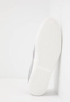 Pier One UNISEX – Mocassins Vendre Baskets & Sneakers Rond -Fashion Soldes 1ebede53c81b47608b7375a61045fcb4