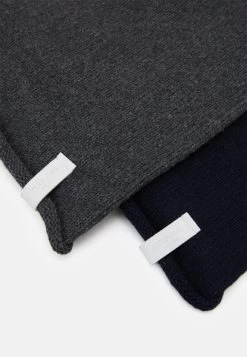 Pier One 2 PACK – Bonnet Prix De Rêve Casquettes Et Bonnets Chiné Homme 6 Pier One 2 PACK – Bonnet Prix De Rêve Casquettes Et Bonnets Chiné Homme -Fashion Soldes 22ba5762f14541078bd659a84698bee7