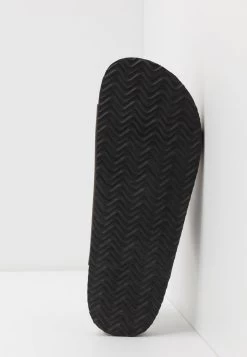 Pier One Prix D’Amis UNISEX – Chaussons Ouvert Homme 14 Pier One Prix D’Amis UNISEX – Chaussons Ouvert Homme -Fashion Soldes 23e143c048ee4fd8b5e22a3556ccfbfb