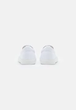 Pier One Discount En Ligne UNISEX – Baskets Basses Mocassins Et Loafers Rond 8 Pier One Discount En Ligne UNISEX – Baskets Basses Mocassins Et Loafers Rond -Fashion Soldes 25b3218d1bb248fb8f0d6a0b19f5af87