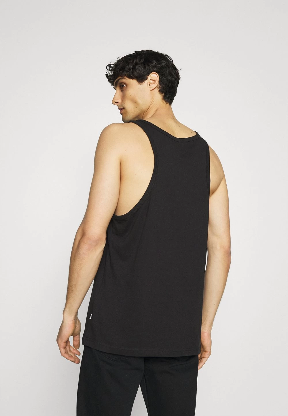 Prix Refroidis Pier One 2 PACK – Débardeur T-shirts Encolure Large Ronde Homme 3 Prix Refroidis Pier One 2 PACK – Débardeur T-shirts Encolure Large Ronde Homme – Image 3