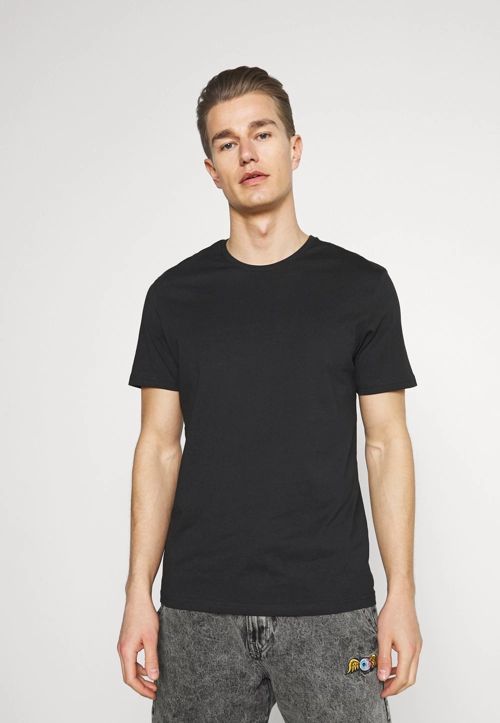 Pier One 5 PACK – T-shirt Basique Prix Sacrifiés T-shirts Col Rond Homme 4 Pier One 5 PACK – T-shirt Basique Prix Sacrifiés T-shirts Col Rond Homme – Image 4