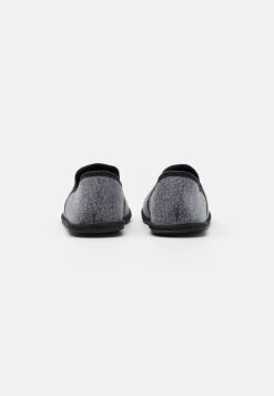 Pier One UNISEX – Chaussons Prix Sympa Rond -Fashion Soldes 2b506de7273148bca0f84d90390e619c