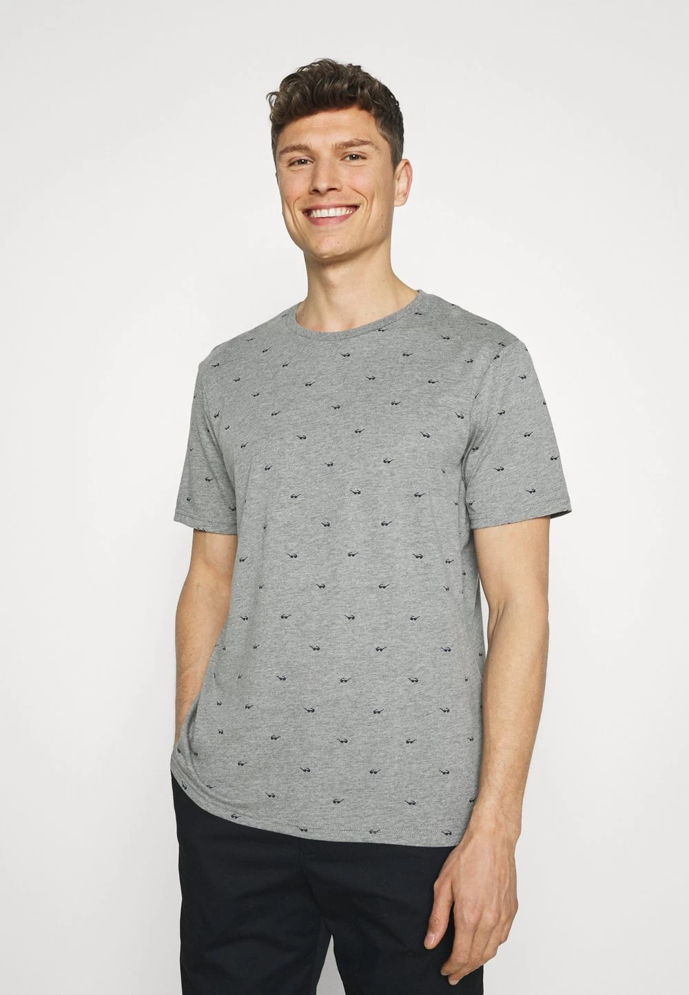 Pier One T-shirt Imprimé Prix Allégé T-shirts Col Rond Homme 1 Pier One T-shirt Imprimé Prix Allégé T-shirts Col Rond Homme