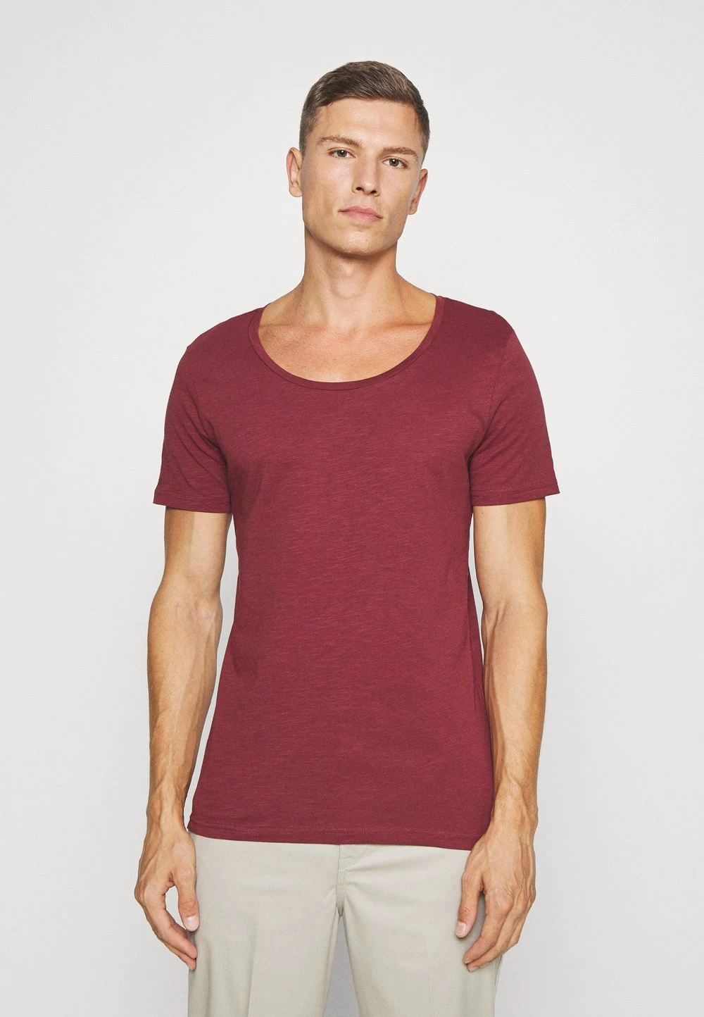 Pier One Prix De Lancement T-shirt Basique T-shirts Encolure Large Ronde Homme 1 Pier One Prix De Lancement T-shirt Basique T-shirts Encolure Large Ronde Homme