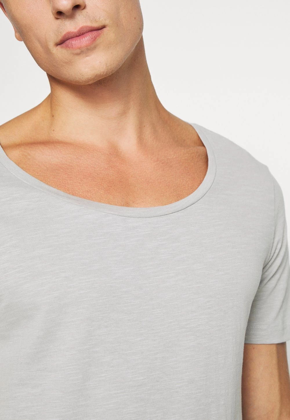 Pier One T-shirt Basique Assurance De L’Authenticité T-shirts Encolure Large Ronde Homme 6 Pier One T-shirt Basique Assurance De L’Authenticité T-shirts Encolure Large Ronde Homme – Image 6