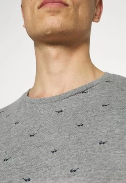 Pier One T-shirt Imprimé Prix Allégé T-shirts Col Rond Homme 13 Pier One T-shirt Imprimé Prix Allégé T-shirts Col Rond Homme -Fashion Soldes 357d2b4763f147f49bd89379c32e8d23