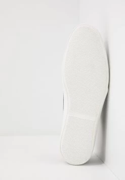 Prix Avantageux Pier One UNISEX – Baskets Basses Sneakers Rond -Fashion Soldes 3a02672da68e4a298a55a89d393109a9