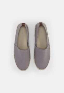 Pier One Meilleure Qualité RENA ESPADRILLE UNISEX – Espadrilles Chaussures Basses Rond -Fashion Soldes 3a4ecaa564354b7ead8553c898526375