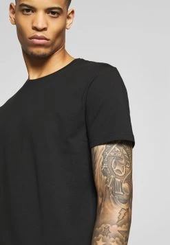 Pier One 3 PACK – T-shirt Basique – Black/ White Prix Gelé T-shirts Col Rond Homme -Fashion Soldes 3c7fec9282cf41fe87a7e68583b84b09