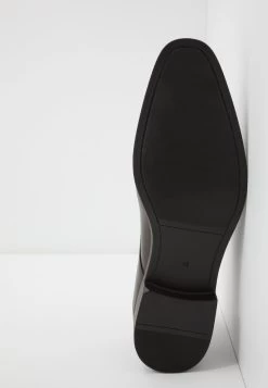 Un Tarif Préférentiel Pier One Derbies & Richelieus Derbies Et Richelieus Carré Homme -Fashion Soldes 3f18f5bfd89149d28ad24c27cb9eac0a