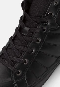 Pier One Baskets Montantes Prix Sacrifiés Baskets & Sneakers Rond Unisex 11 Pier One Baskets Montantes Prix Sacrifiés Baskets & Sneakers Rond Unisex -Fashion Soldes 42d690cc6c4c4a6a93c2d9e319b71204