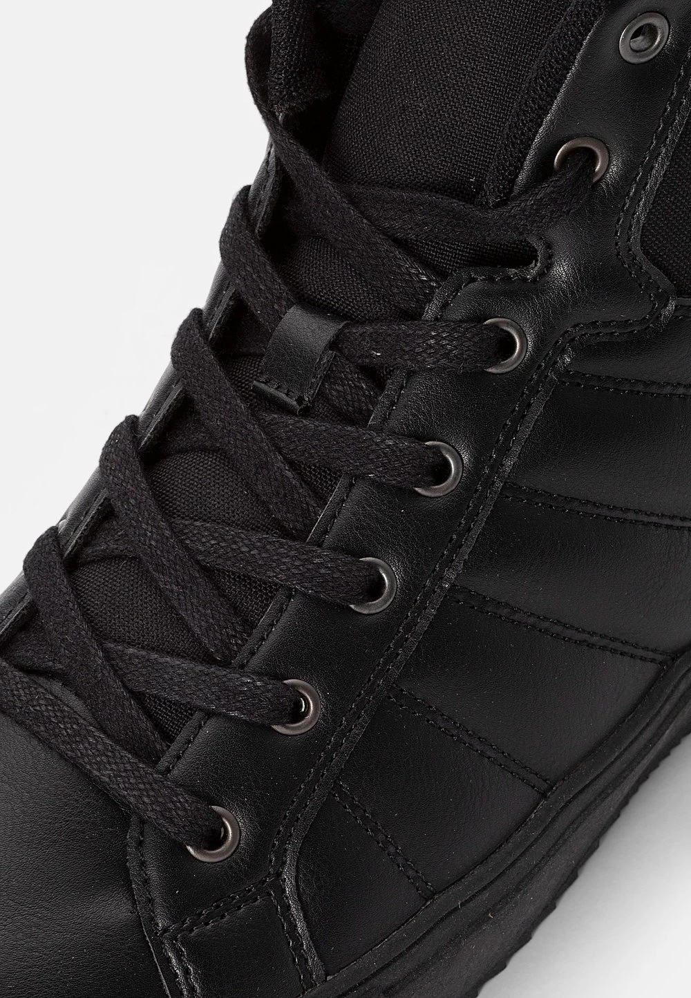 Pier One Baskets Montantes Prix Sacrifiés Baskets & Sneakers Rond Unisex 6 Pier One Baskets Montantes Prix Sacrifiés Baskets & Sneakers Rond Unisex – Image 6