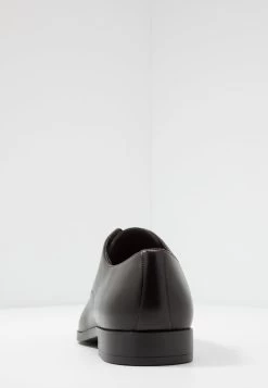 Un Tarif Préférentiel Pier One Derbies & Richelieus Derbies Et Richelieus Carré Homme -Fashion Soldes 442be11ec34840eb8fc0fb42ed4b23a3