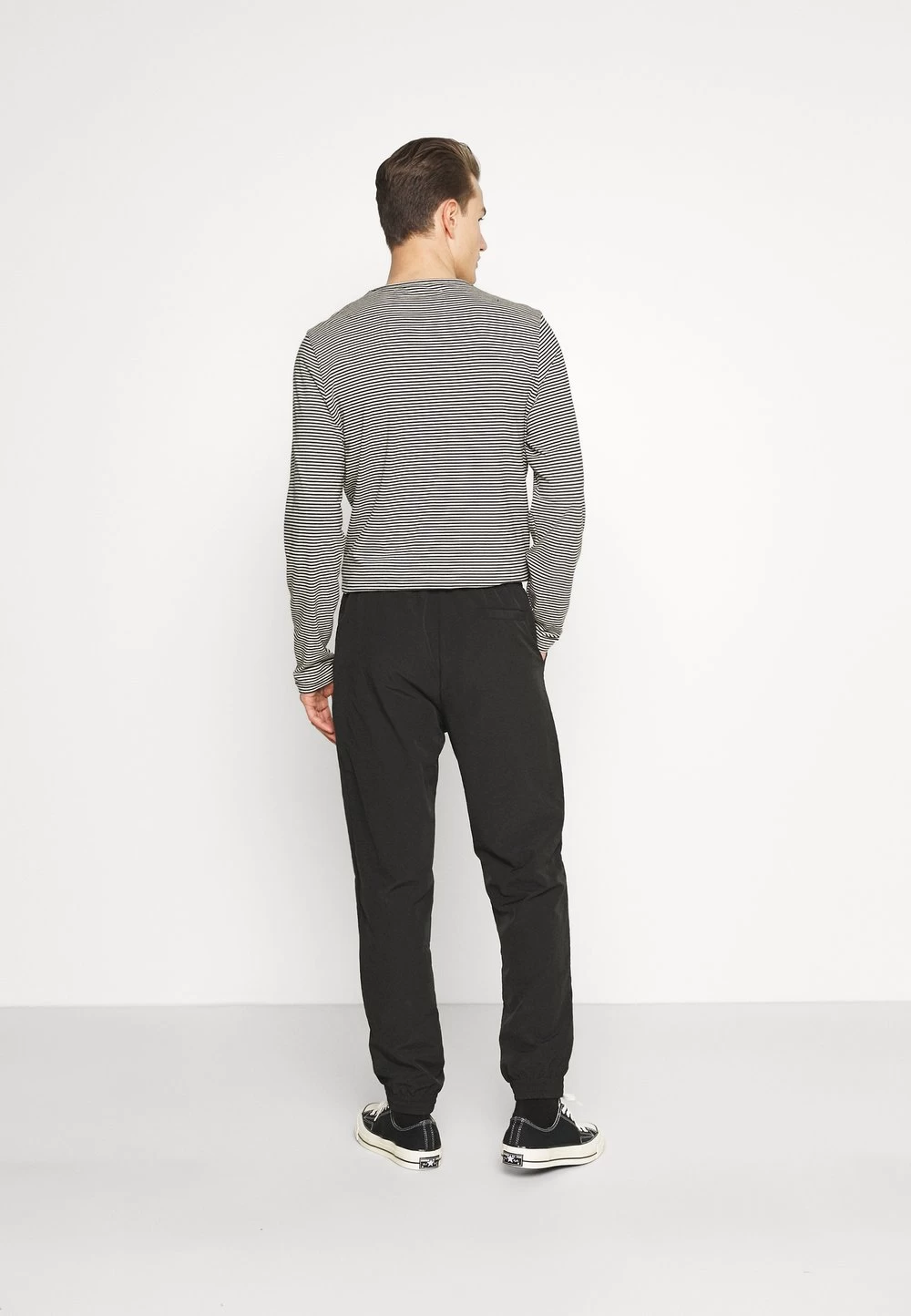 Pier One Pantalon De Survêtement Prix Distinctifs Pantalons Normale Homme 3 Pier One Pantalon De Survêtement Prix Distinctifs Pantalons Normale Homme – Image 3
