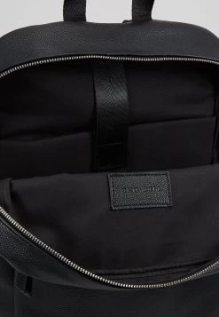 Pier One UNISEX – Sac à Dos Rabais Sacs Poche Pour Pc Portable 15 Pouces -Fashion Soldes 49d93b724c9c4ce9b13772c68ef81a3a