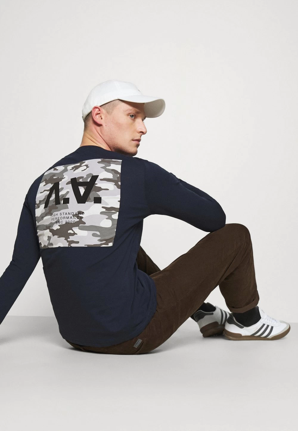 Pier One T-shirt à Manches Longues Soldes En Ligne T-shirts Col Rond Homme 4 Pier One T-shirt à Manches Longues Soldes En Ligne T-shirts Col Rond Homme – Image 4