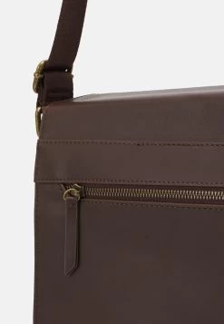 Pier One Assurance De L’Authenticité Sac Bandoulière Sacs Compartiment Pour Pc Portable Homme -Fashion Soldes 4fa0fce4309f45ce9180dea93ac2f0d5