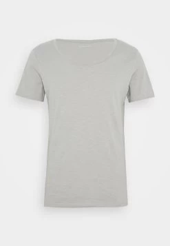 Pier One Prix Cassé T-shirt Basique T-shirts & Polos Encolure Large Ronde Homme -Fashion Soldes 50a7d4b6c52c4f8db77eac36a523afec 5