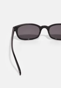 Pier One Qualité Garantie Lunettes De Soleil Rectangulaire Homme 6 Pier One Qualité Garantie Lunettes De Soleil Rectangulaire Homme -Fashion Soldes 5258937d250d41e59288ff562a4dc240