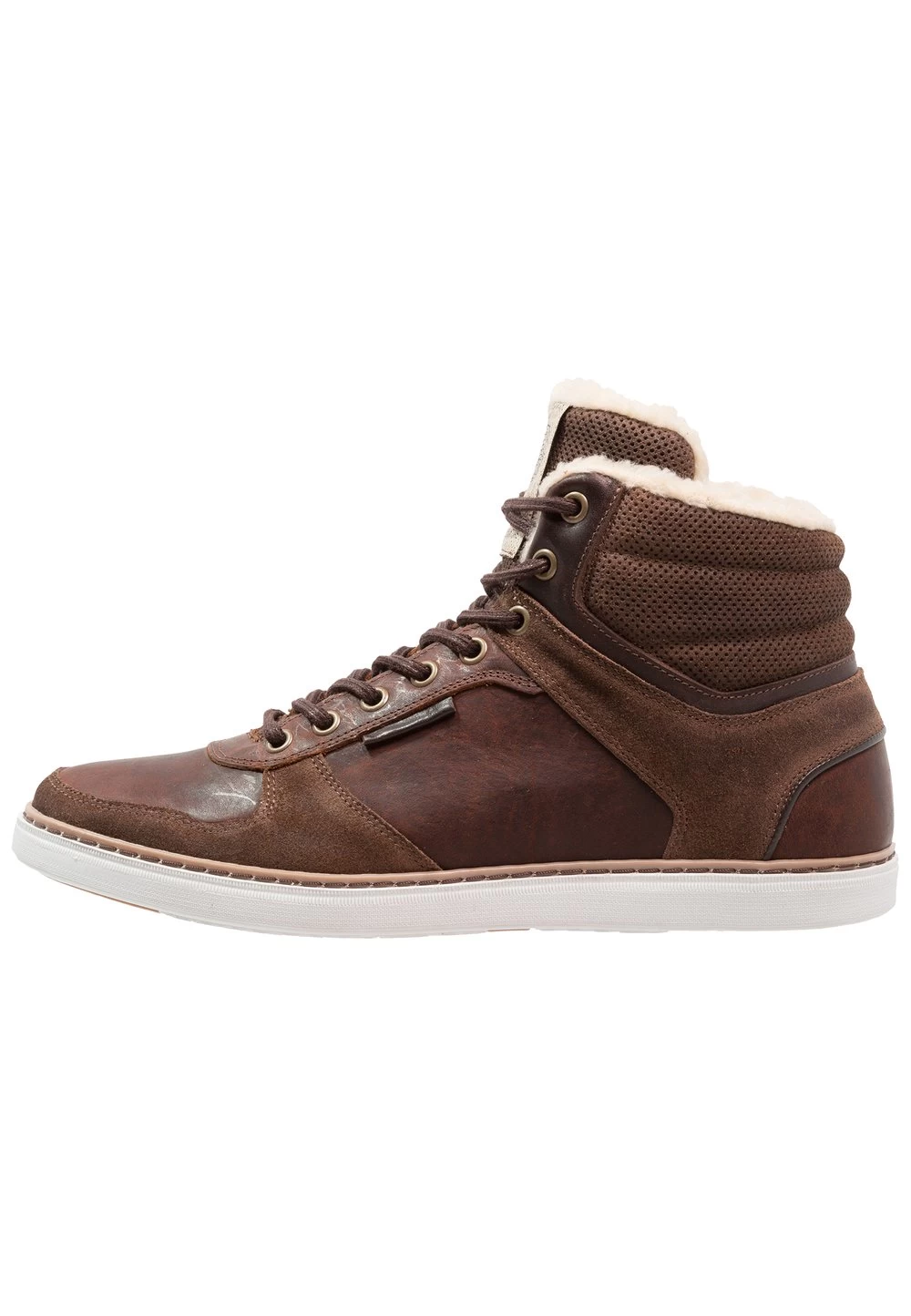 Pier One Baskets Montantes Réduction Baskets & Sneakers Rond Homme 1 Pier One Baskets Montantes Réduction Baskets & Sneakers Rond Homme