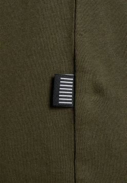 Pier One 2 PACK – T-shirt Imprimé Prix Réduit T-shirts Col Rond Homme -Fashion Soldes 54429e2d9ebf4fc892d56735a7acb1e4