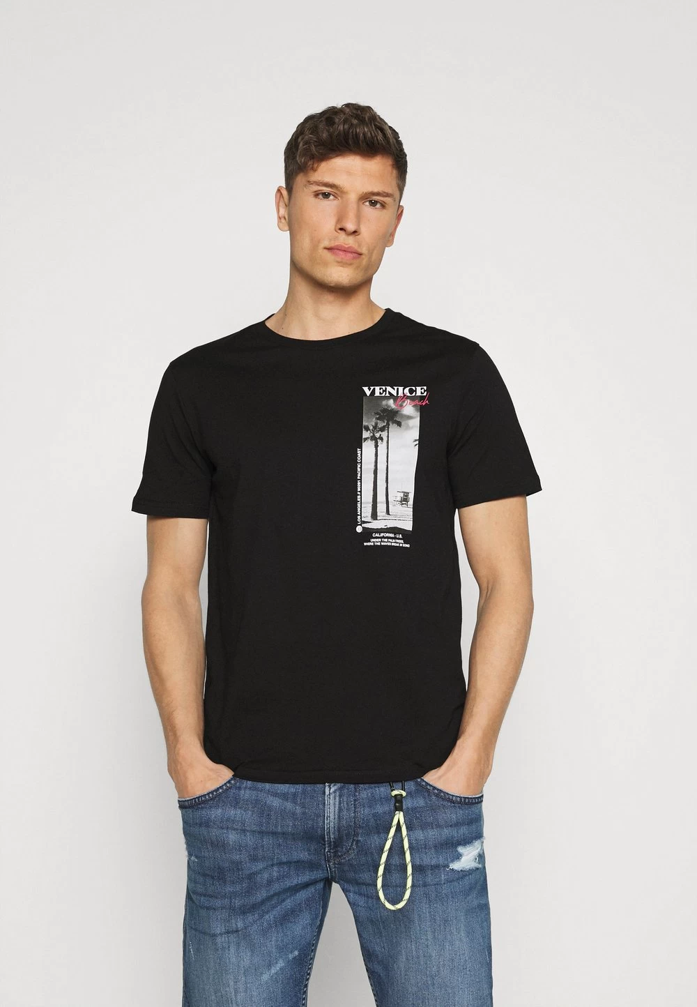 Pier One Prix Légers T-shirt Imprimé T-shirts Col Rond Homme 1 Pier One Prix Légers T-shirt Imprimé T-shirts Col Rond Homme