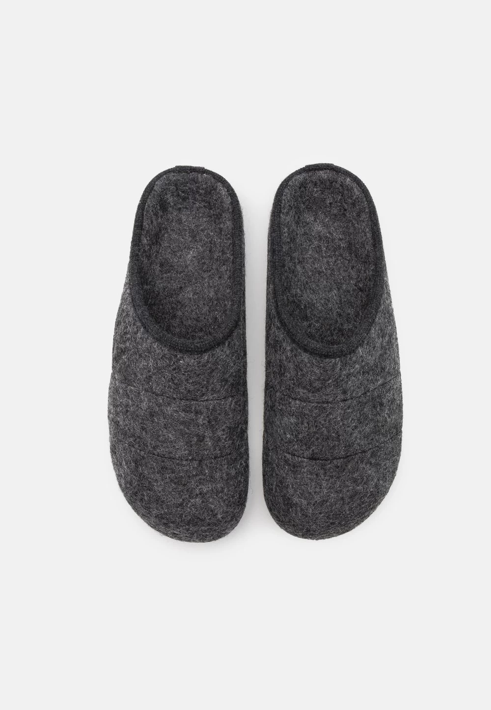 Pier One UNISEX – Chaussons Soldes Rond Homme 4 Pier One UNISEX – Chaussons Soldes Rond Homme – Image 4