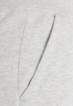 Pier One Meilleur Prix Garanti 3 PACK – Pantalon De Survêtement Pantalons Normale Homme -Fashion Soldes 58caa3db374b4ce39703a992d5c2b59c