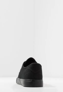 Prix Raisonnable Pier One UNISEX – Baskets Basses Baskets & Sneakers Rond Homme -Fashion Soldes 5ac64059aff84a05a80323a5a162e242