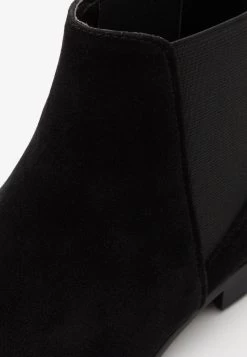 Pier One Prix Bradés Bottines Boots Et Bottes Carré Homme 12 Pier One Prix Bradés Bottines Boots Et Bottes Carré Homme -Fashion Soldes 5ad712e9b5d24d69aecf110e440fb945