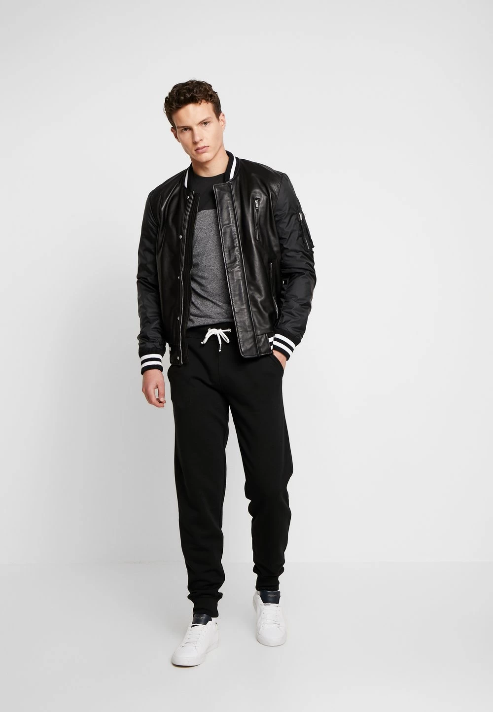 Pier One T-shirt Imprimé Marchandise De Première Qualité T-shirts & Polos Col Rond Homme 2 Pier One T-shirt Imprimé Marchandise De Première Qualité T-shirts & Polos Col Rond Homme – Image 2