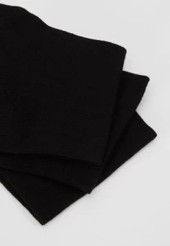 Pier One 3 PACK – Chaussettes Prix De Rêve Sous-vêtements & Chaussettes Couleur Unie Homme -Fashion Soldes 67f1881c7b0045a8a2ea34b90a2be931