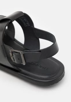 Haute Qualité Pier One Sandales Sandales Et Tongs Ouvert Homme -Fashion Soldes 6b502882c76a48c7a247486891b8591c