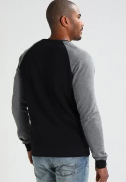 Pier One Produit De Première Qualité Sweatshirt Sweats & Hoodies Col Rond Homme 7 Pier One Produit De Première Qualité Sweatshirt Sweats & Hoodies Col Rond Homme -Fashion Soldes 7186947d9485429e9ee44f5df66c6210