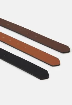 Pier One 3 PACK – Ceinture Prix Malin Ceintures Boucle Ardillon Homme -Fashion Soldes 742b8920285a4ad08e5d5e3f2b2c115d