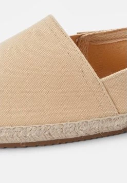Prix Discount Pier One RENA ESPADRILLE UNISEX – Espadrilles Chaussures Basses Rond -Fashion Soldes 7bf9f79cf7ad4df8a90b17f86d74fca8