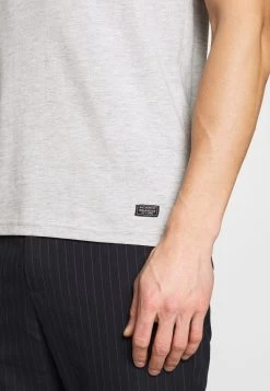 Pier One T-shirt Basique Soldes T-shirts Col En V Homme -Fashion Soldes 830be4d281aa4b0dac1488331ee88bd4