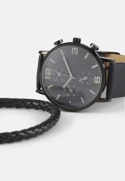 Prix Abordable Pier One SET – Montre Montres Et Bijoux Boucle Ardillon Homme -Fashion Soldes 84febf8faf624aabbab3ed451350ea4c