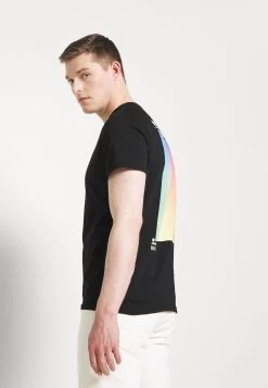 Pier One Prix Imbattable T-shirt Imprimé T-shirts Col Rond Homme 9 Pier One Prix Imbattable T-shirt Imprimé T-shirts Col Rond Homme -Fashion Soldes 853f4908b81d490192a3610960567df9