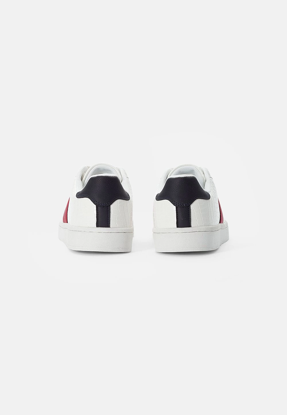 Pier One Baskets Basses Prix Malin Baskets & Sneakers Rond Unisex 3 Pier One Baskets Basses Prix Malin Baskets & Sneakers Rond Unisex – Image 3
