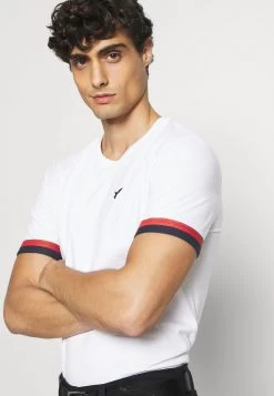 Pier One Meilleure Qualité T-shirt Imprimé T-shirts Col Rond Homme -Fashion Soldes 8e8bc490ac2b47d88d345c179bb615e4