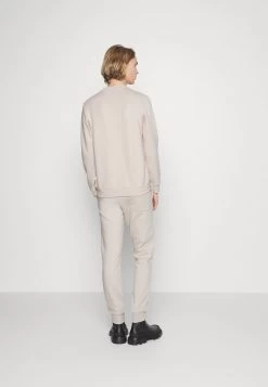 Prix Avantageux Pier One UNITED UTILITY CREW – Sweatshirt Sweats & Hoodies Col Rond Homme -Fashion Soldes 9106cbd155854d5780b0c01917ebef52