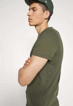 En Promotion Pier One T-shirt Imprimé T-shirts Col Rond Homme -Fashion Soldes 924fcab08a054f1c8ffe6e67d2942ebb